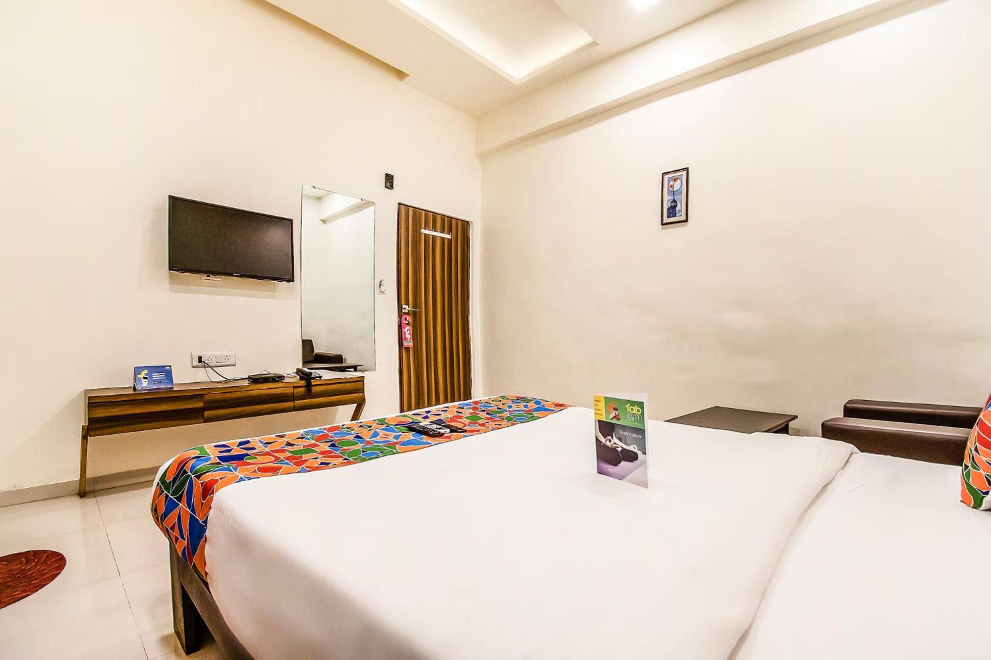 Fabhotel Maher Inn Ахмедабад Экстерьер фото