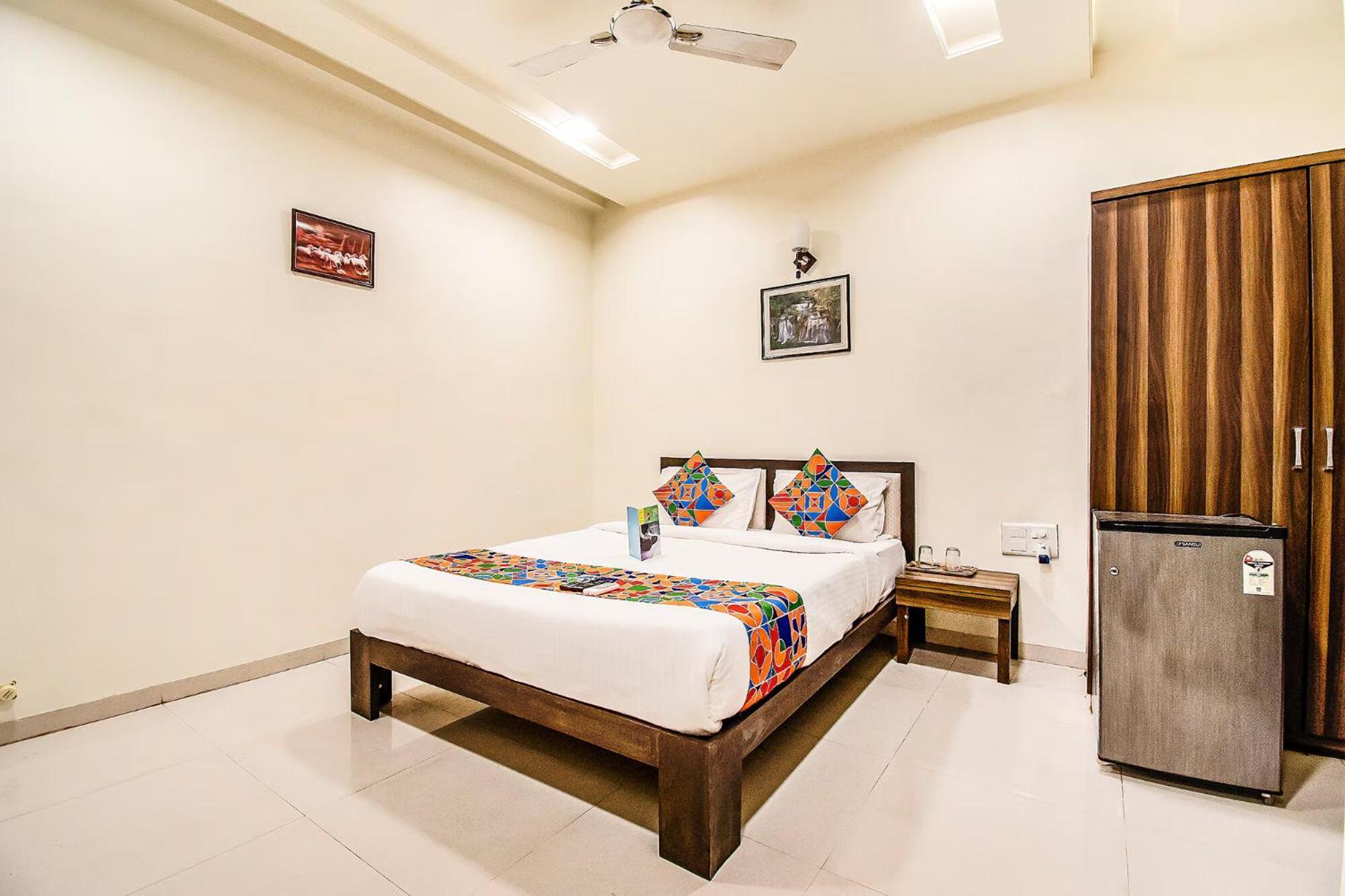 Fabhotel Maher Inn Ахмедабад Экстерьер фото